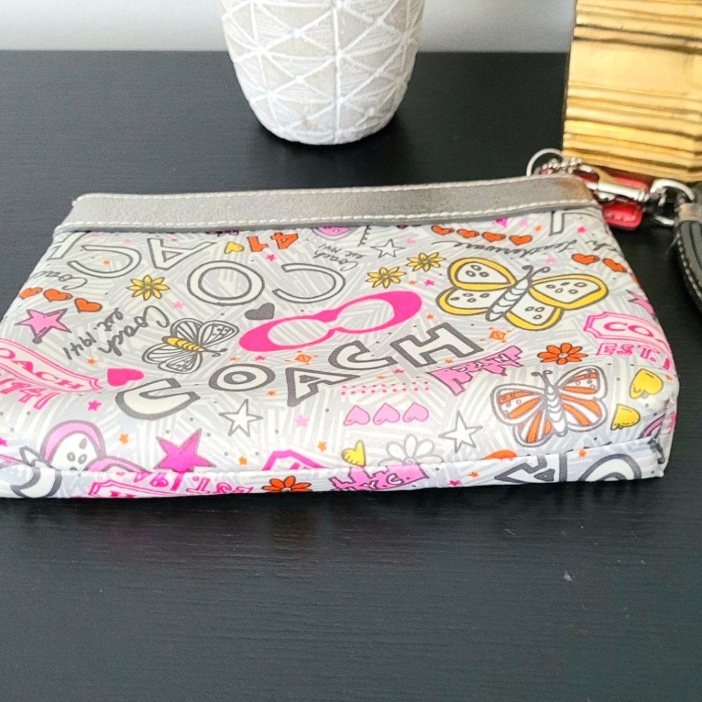 EUC Sateen Coach POPPY.- RARE Butterfly print LARGE Wristlet - Picture 6 of 7